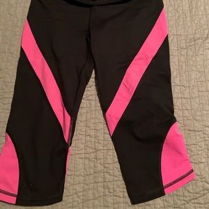 Black and pink VS leggings